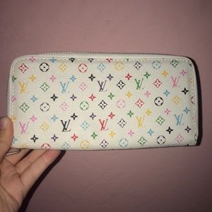 FAUX LOUI VUITTON MULTICOLORED WRISTLET🌈 ✨